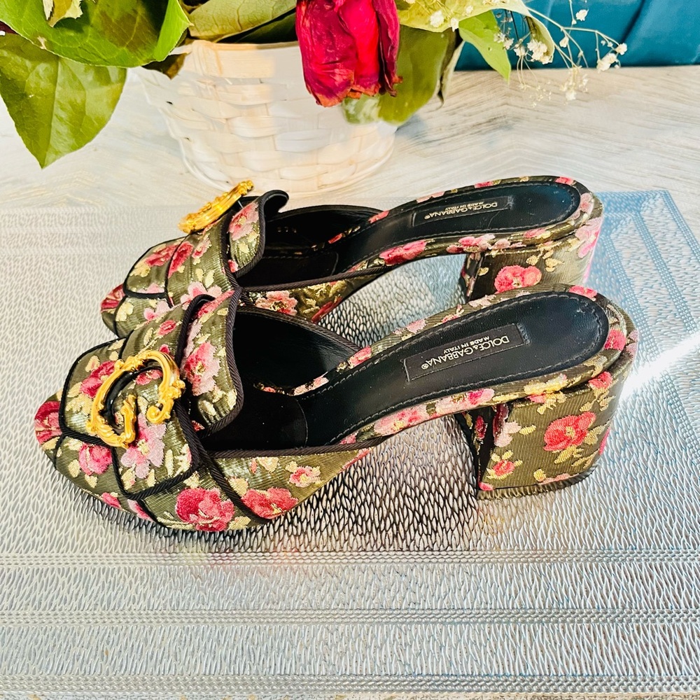 Dolce & Gabbana Pink Floral Mules with Gold Buckle - Picture 4 of 12